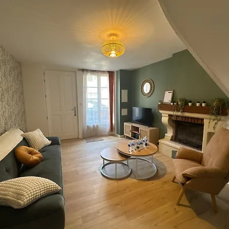 Сasa de vacaciones La Maison D'isaure 6 Personnes Centre Parthenay